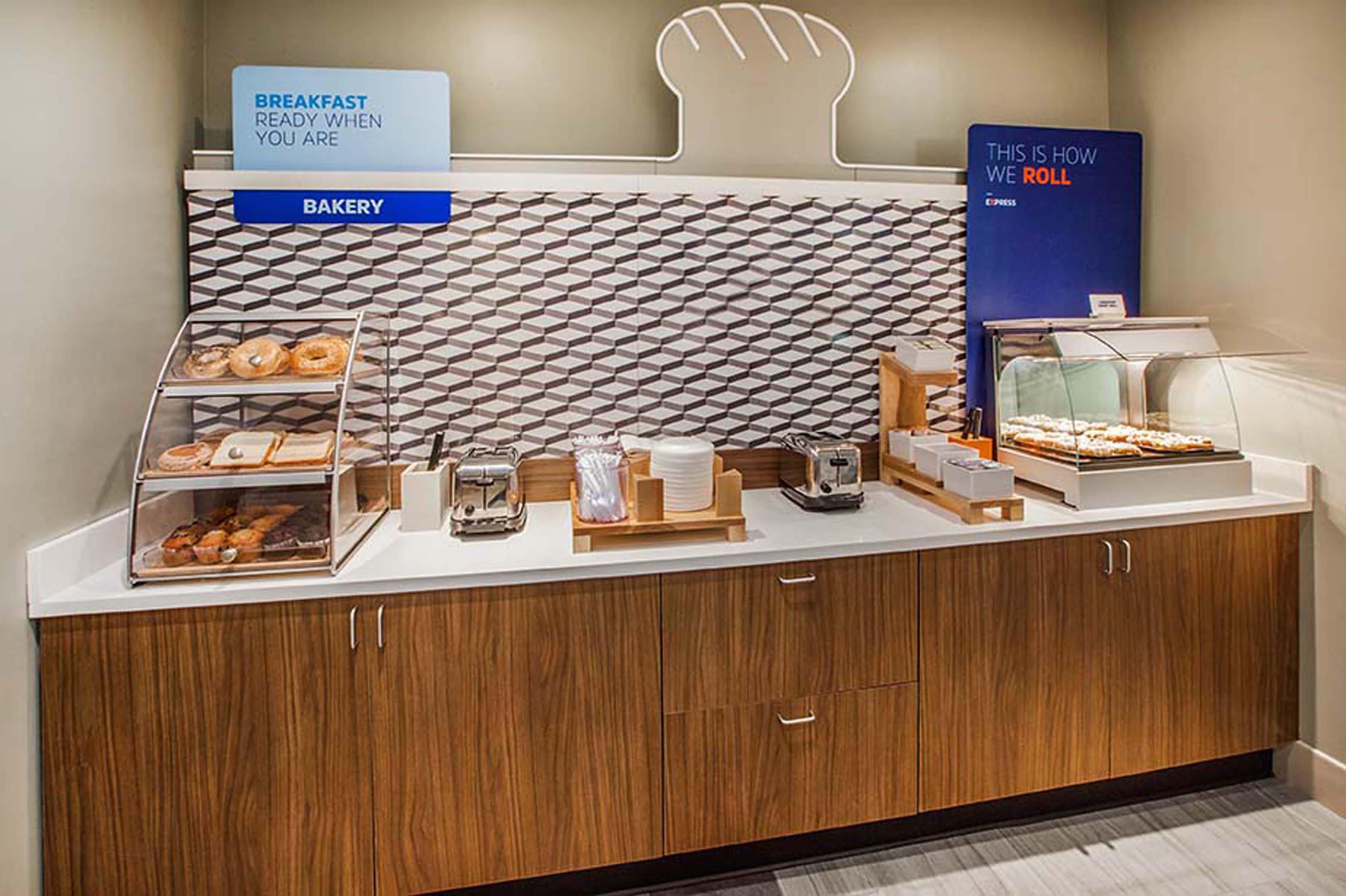 Holiday Inn Express & Suites Mobile West I-10 By Ihg Тилманс-Корнер Экстерьер фото