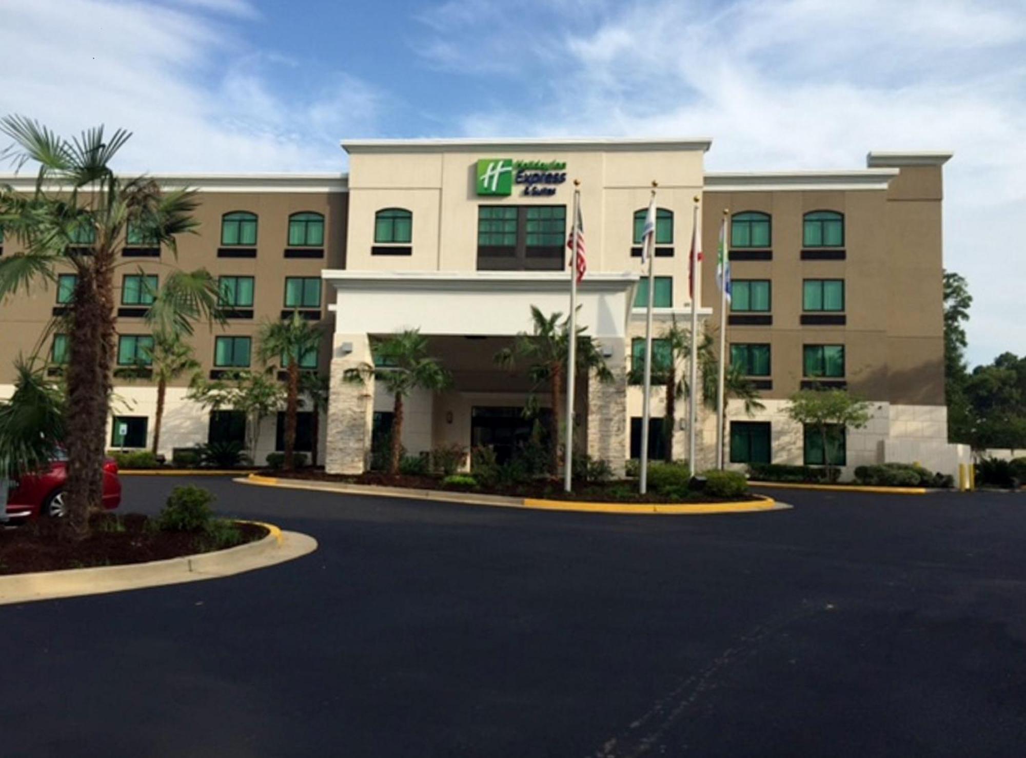 Holiday Inn Express & Suites Mobile West I-10 By Ihg Тилманс-Корнер Экстерьер фото